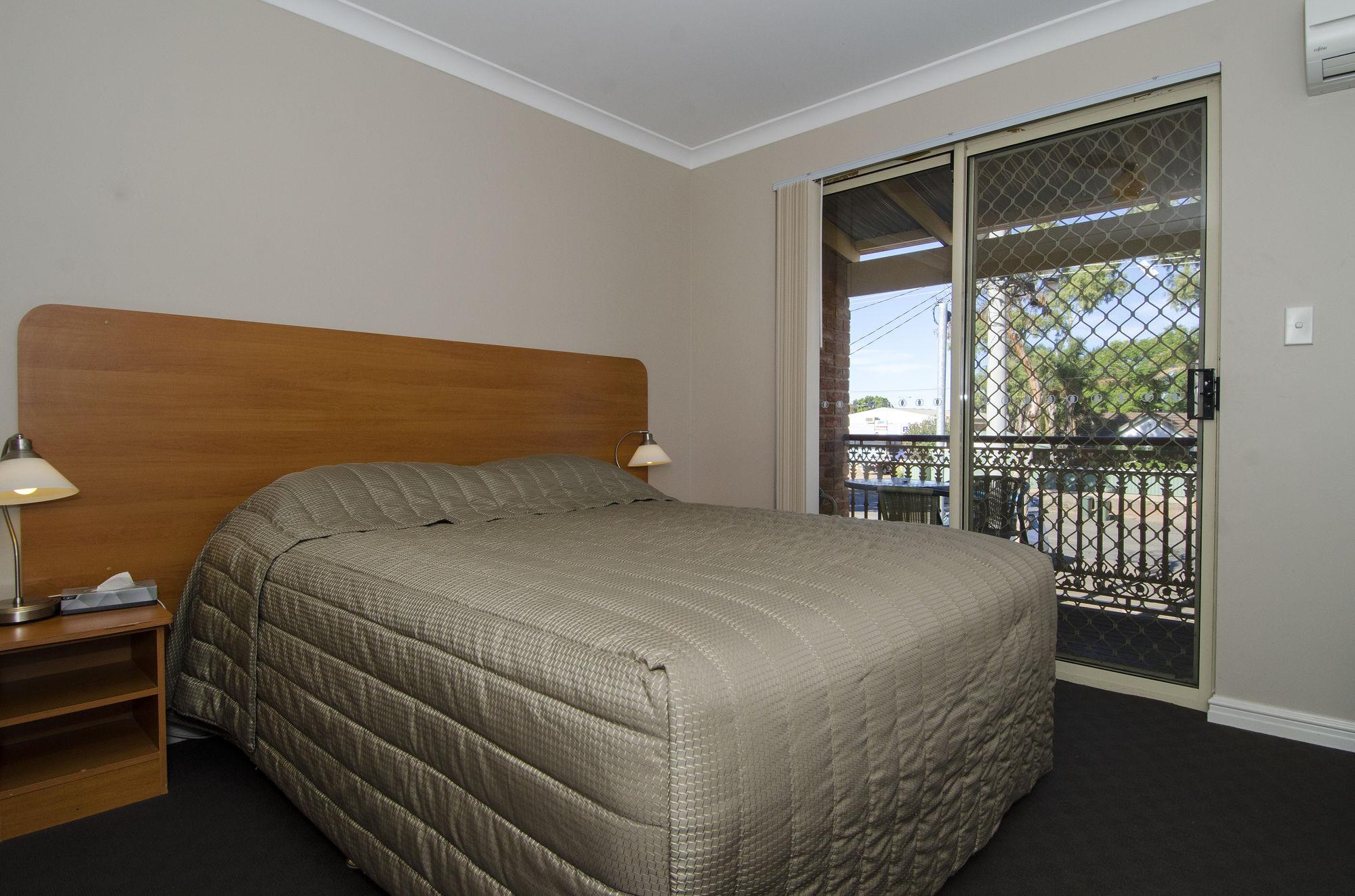 Quality Inn Railway Motel Kalgoorlie Extérieur photo